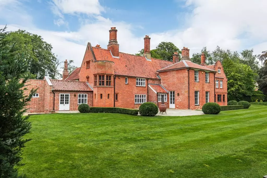 9 bedroom manor house for sale