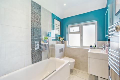 53 The Causeway, Carshalton, SM5 2LZ