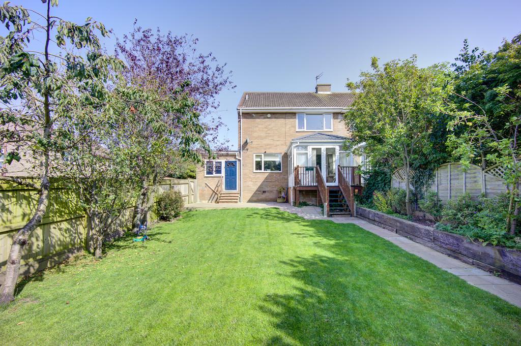 Sunniside, Newcastle Upon Tyne 3 bed semidetached house for sale £