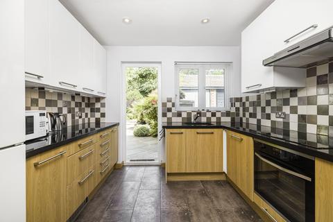 6 Raglan Court, South Croydon, CR2 6NT