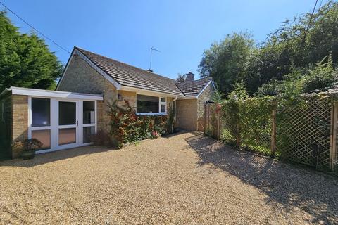 2 bedroom detached bungalow for sale, Valley Road, Finmere