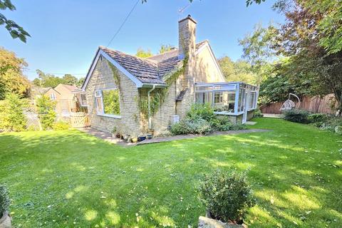 2 bedroom detached bungalow for sale, Valley Road, Finmere