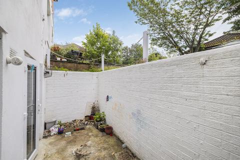 Flat 1, 11 Normanton Road, South Croydon, CR2 7AE