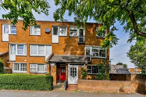 25 Roman Way, London, N7 8XE