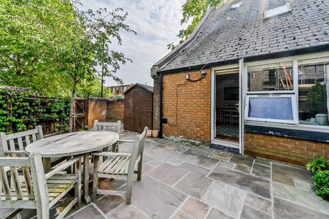 25 Roman Way, London, N7 8XE