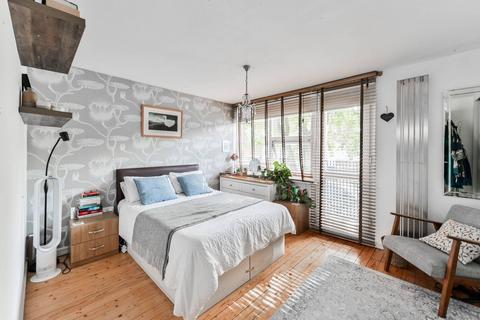 25 Roman Way, London, N7 8XE