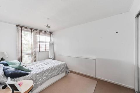 25 Roman Way, London, N7 8XE