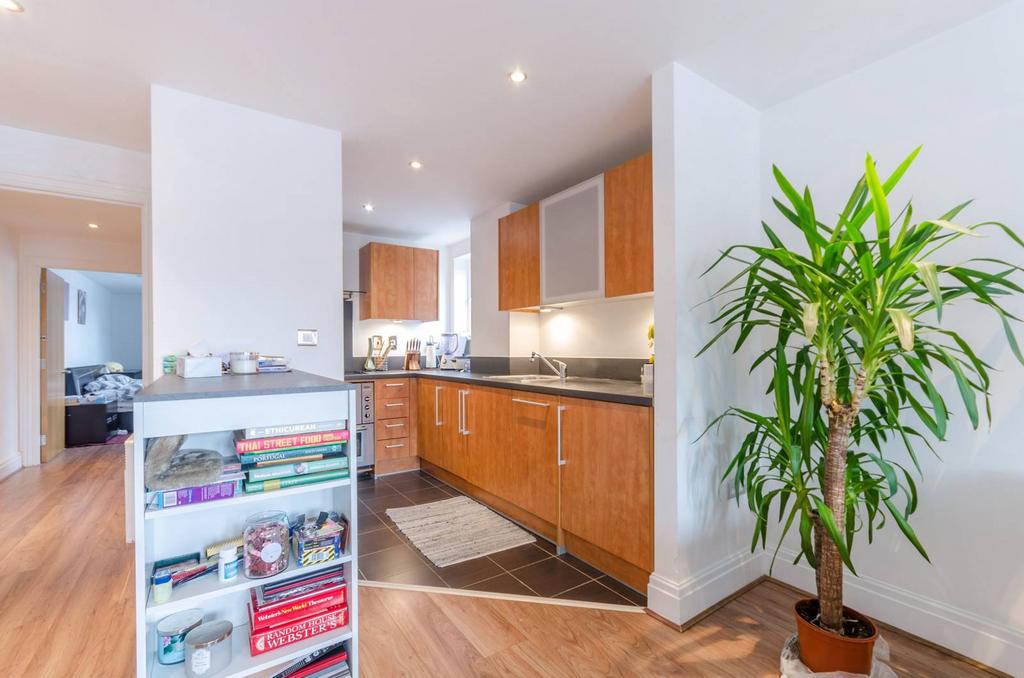 Royal Quarter, Kingston, Kingston... 1 bed flat £360,000
