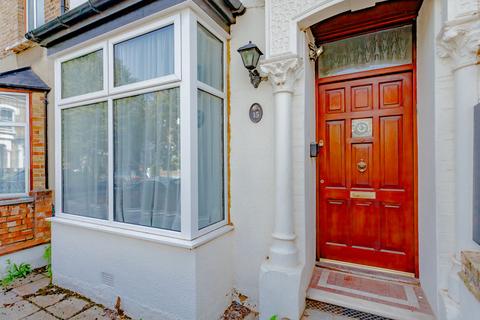 15 Lavers Road, London, N16 0DU