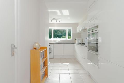 15 Lavers Road, London, N16 0DU