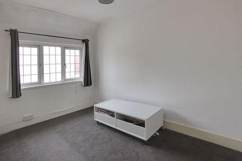 2 bedroom apartment for sale - Dickensons Lane, Woodside Green