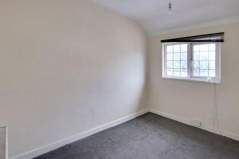 2 bedroom apartment for sale - Dickensons Lane, Woodside Green
