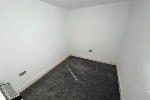 2 bedroom flat to rent, Spring Street, Hull, UK, HU2