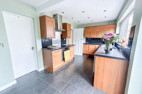 20 Lindrosa Road, Sutton Coldfield, B74 3JZ