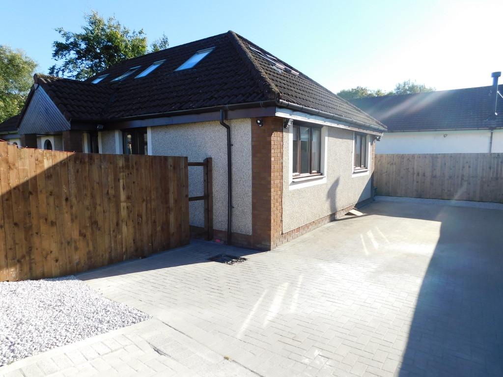 Hardhill Road, Bathgate 5 bed detached house £1,295 pcm (£299 pw)