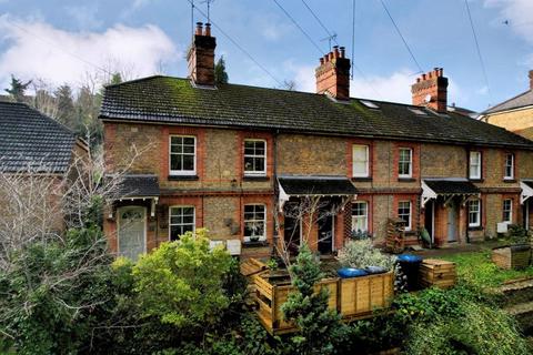 25 Eashing Lane, Godalming, GU7 2JZ