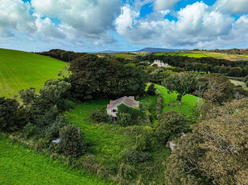 Lhergy House