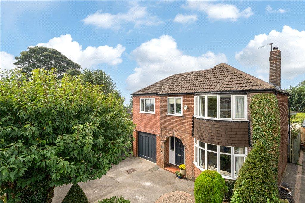 Larkfield Road, Rawdon, Leeds, West Yorkshire 4 bed detached house for