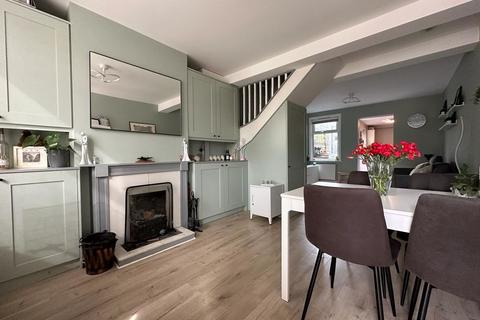 2 bedroom end of terrace house for sale - Townmead Road, Waltham Abbey