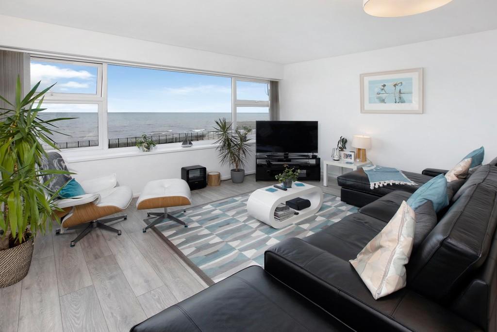 Marine Parade, Dawlish EX7 2 bed apartment for sale £275,000