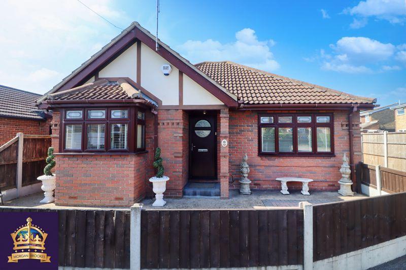 Maurice Road, Canvey Island 2 bed detached bungalow for sale £325,000