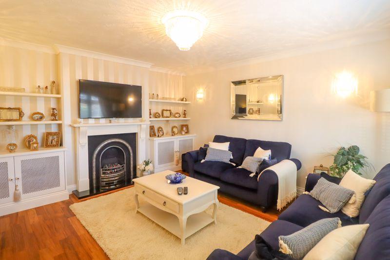 Maurice Road, Canvey Island 2 bed detached bungalow for sale £325,000
