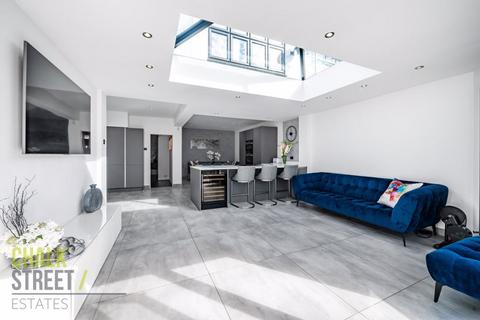 22 Cranbrook Drive, Gidea Park, Romford, RM2 6AP