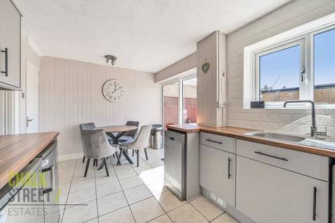 19 Flamingo Walk, Hornchurch, RM12 5QP