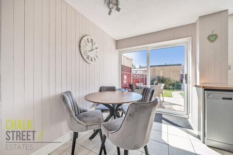 19 Flamingo Walk, Hornchurch, RM12 5QP