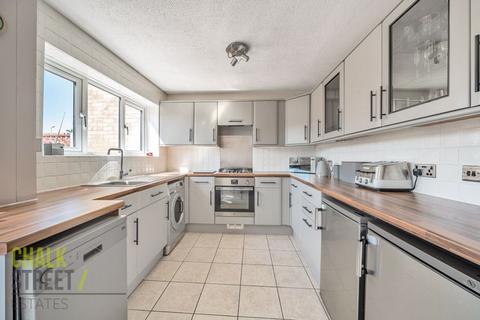 19 Flamingo Walk, Hornchurch, RM12 5QP