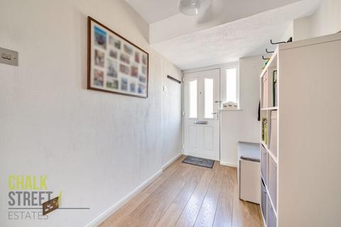 19 Flamingo Walk, Hornchurch, RM12 5QP