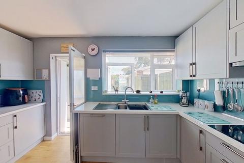 69 Cotmore Gardens, Thame, OX9 3NB