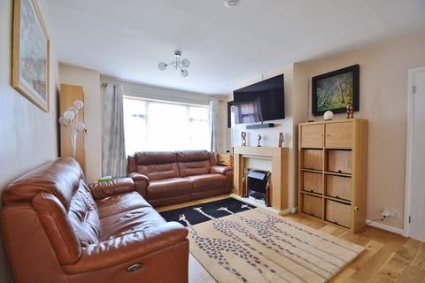 69 Cotmore Gardens, Thame, OX9 3NB