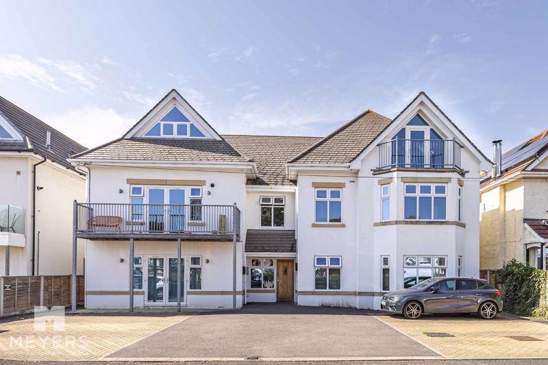 Pinecliffe Avenue, Southbourne, BH6 2 bed apartment for sale £285,000