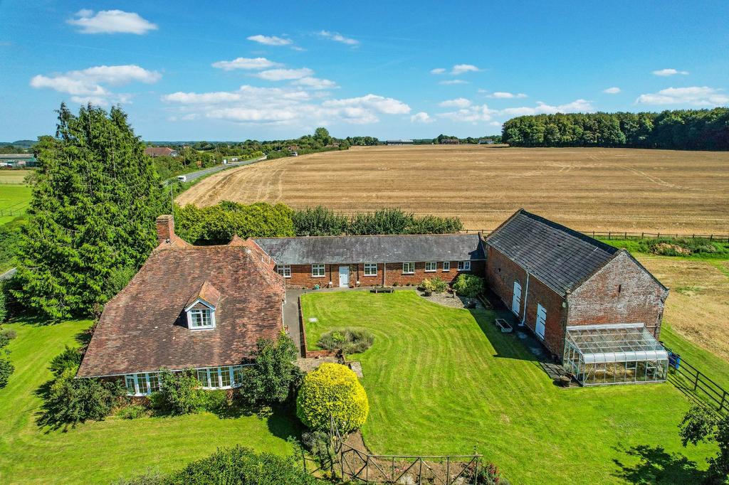 Canterbury Road, Molash, Canterbury, Kent, CT4 5 bed detached house for