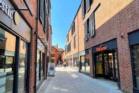 Retail property (high street) to rent, Gardiner Place, Market Place Mews, Henley-on-Thames