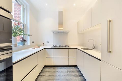 3 bedroom apartment for sale - Fitzjohn's Avenue, Hampstead, NW3