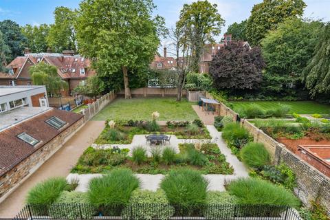 3 bedroom apartment for sale - Fitzjohn's Avenue, Hampstead, NW3
