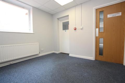 Office to rent - High Street, Eastleigh
