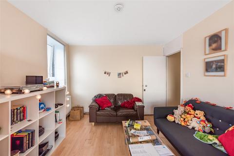 2 bedroom flat for sale, Fellows Road, London