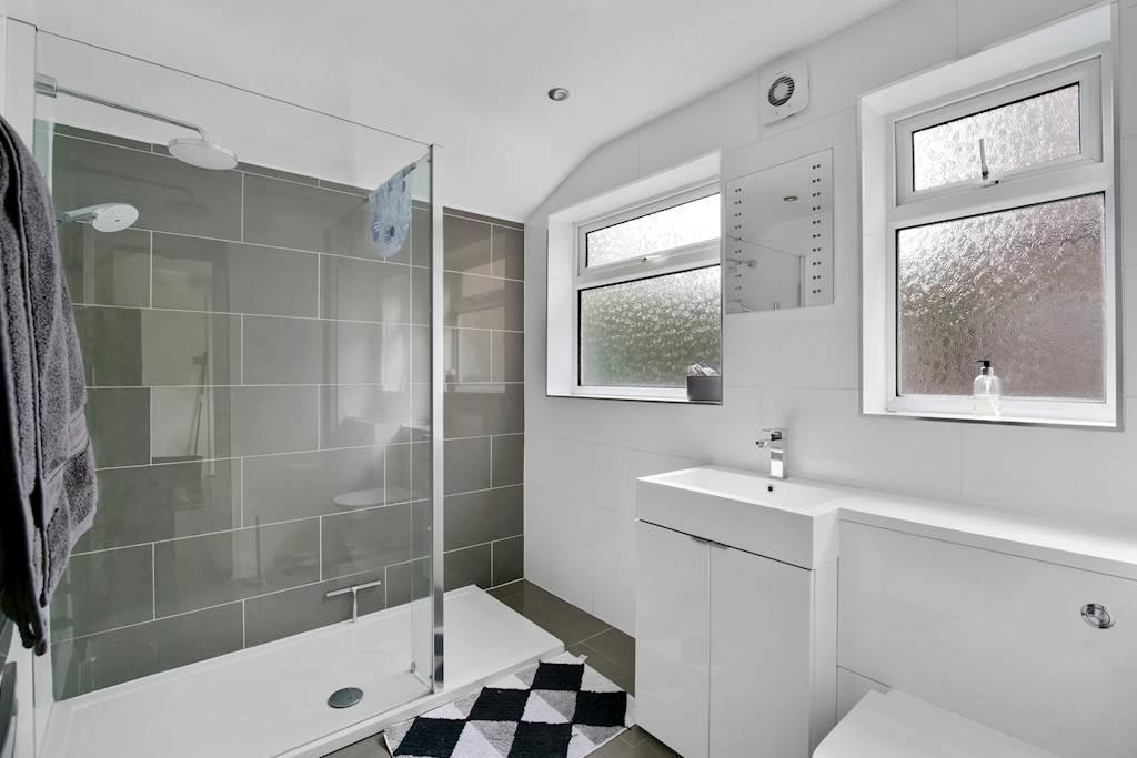 Bathroom Adelaide Road.jpg