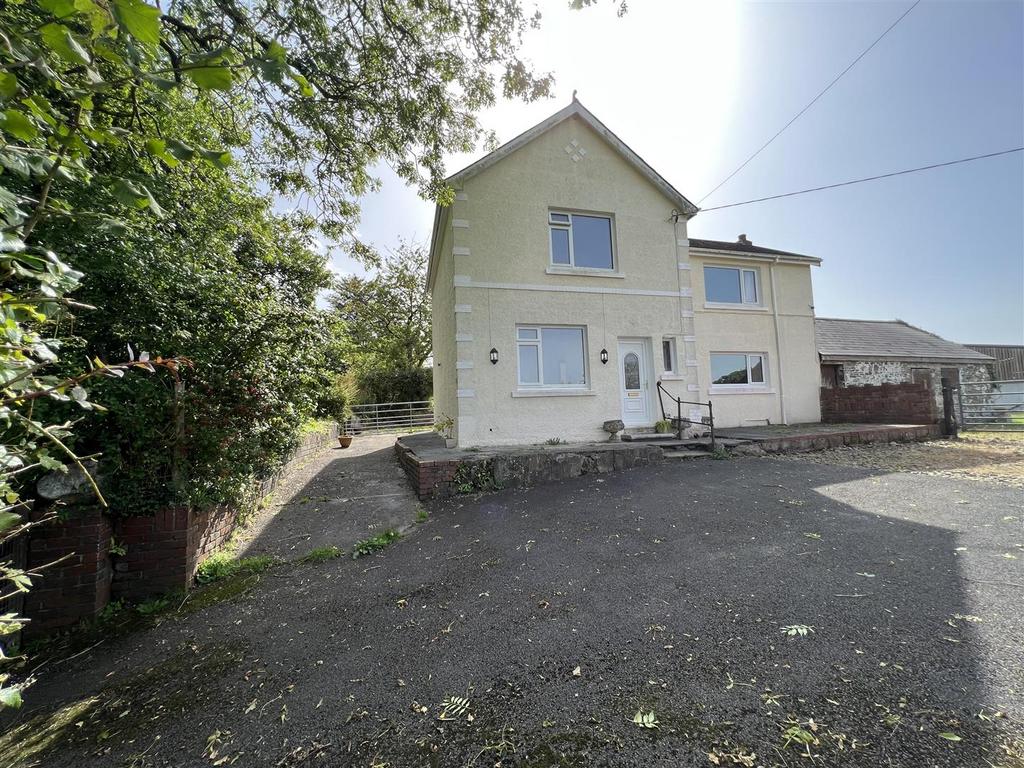Bethesda Road, Pontyberem, Llanelli 4 bed property with land for sale