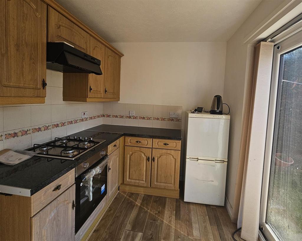 Romany Drive, Consett, DH8 2 bed semidetached house £575 pcm (£133 pw)