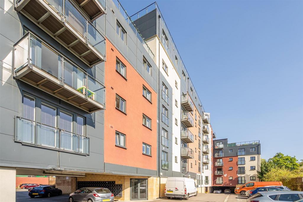 Solihull Heights, Sheldon 1 bed apartment £895 pcm (£207 pw)