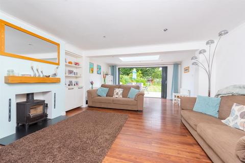 20 Northfield Road, Sherfield On Loddon, Hook, RG27 0DR