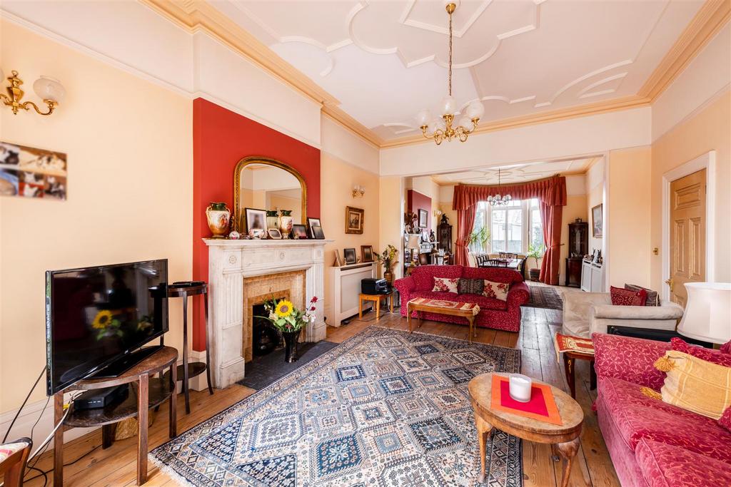 2 Milverton Road Hi-5.jpg