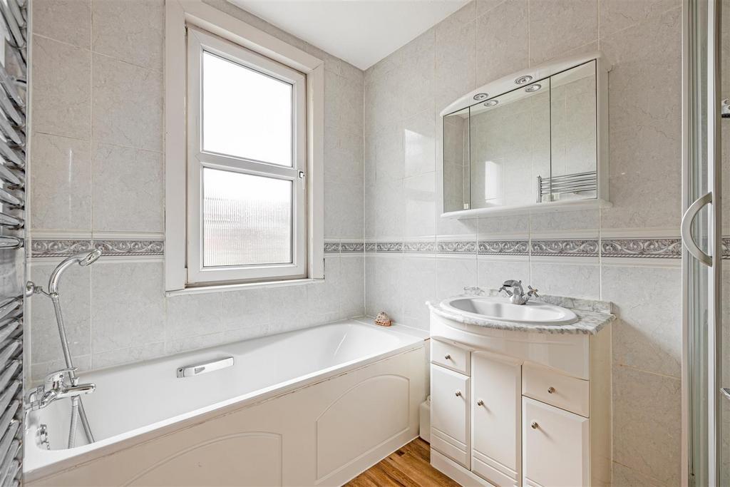 2 Milverton Road Hi-24.jpg