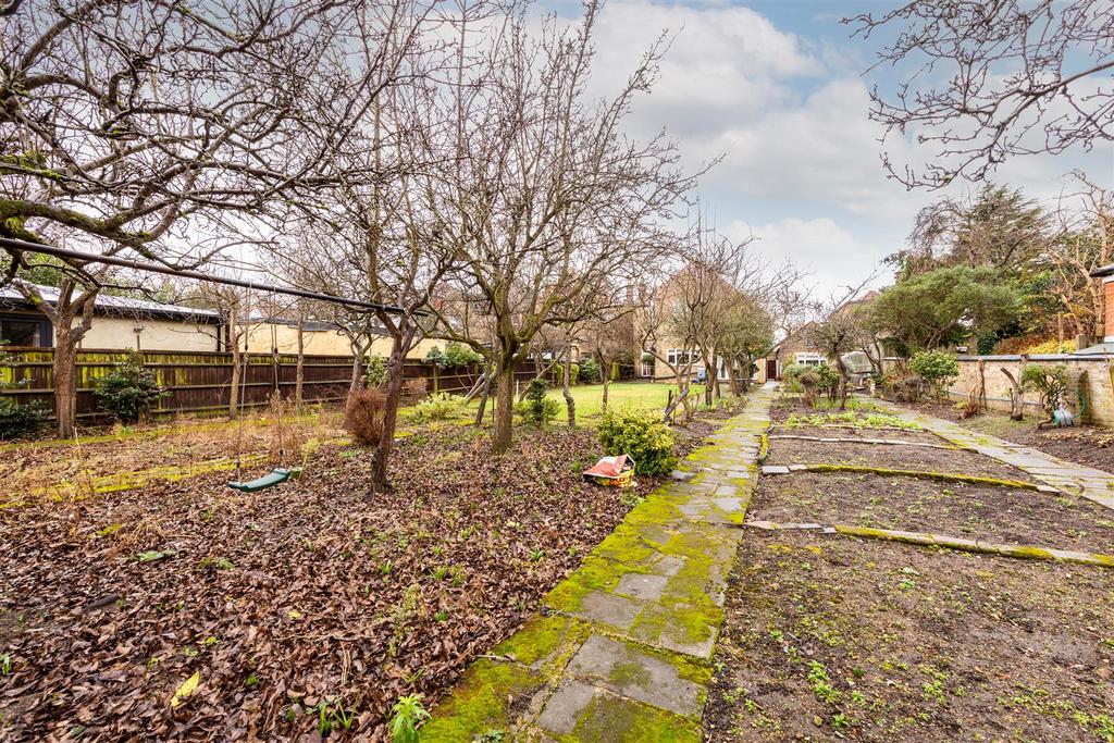 2 Milverton Road Hi-29.jpg