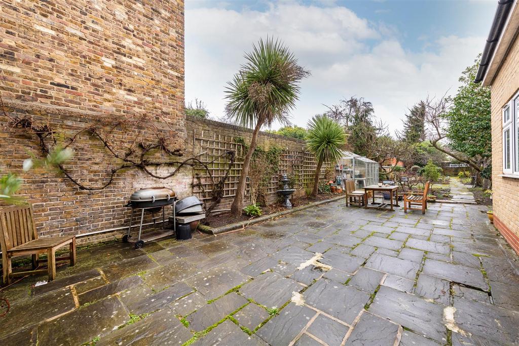 2 Milverton Road Hi-32.jpg