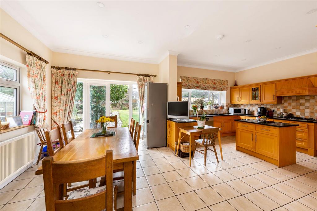 2 Milverton Road Hi-9.jpg